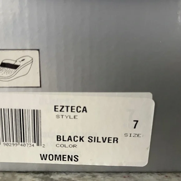 Volatile Elegant Black and White Wedge Sandals Never Worn - Picture 4 of 4